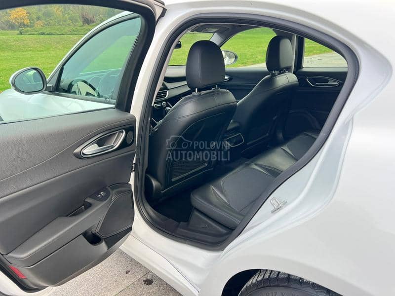 Alfa Romeo Giulia 2.2 MJET AT8
