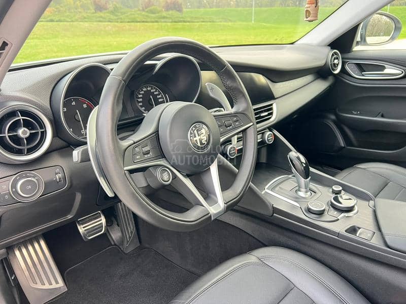 Alfa Romeo Giulia 2.2 MJET AT8
