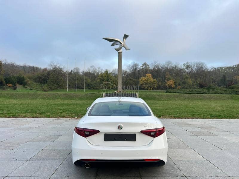 Alfa Romeo Giulia 2.2 MJET AT8