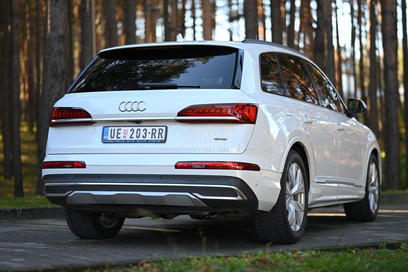Audi Q7 55TFSI S Line plugin