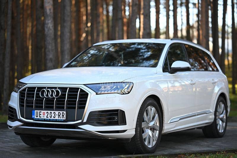 Audi Q7 55TFSI S Line plugin