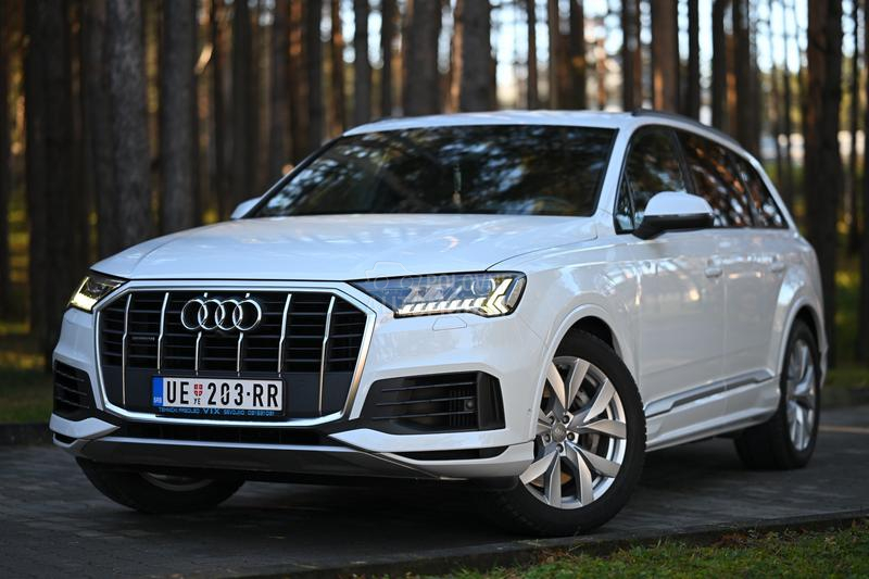 Audi Q7 55TFSI S Line plugin