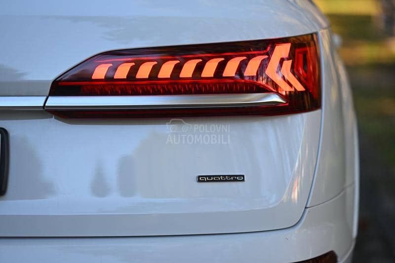 Audi Q7 55TFSI S Line plugin