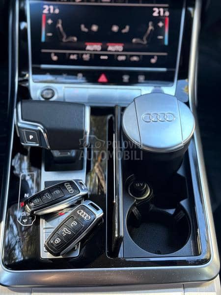Audi Q7 55TFSI S Line plugin