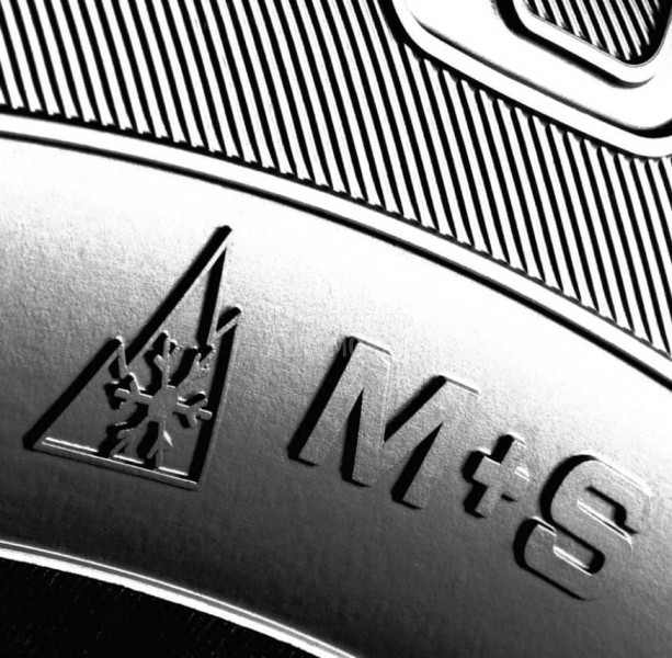 Bridgestone 255/60 R18 Zimska