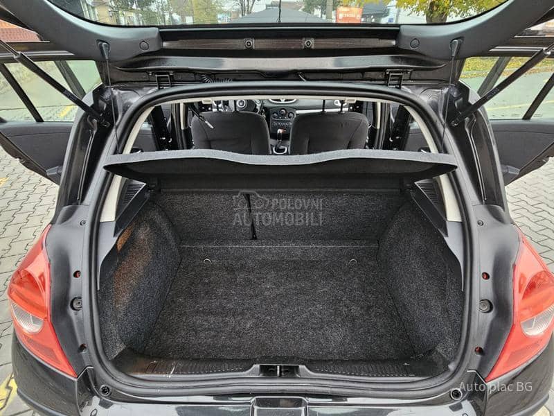 Renault Clio 1.2 16v DYNAMIQUE