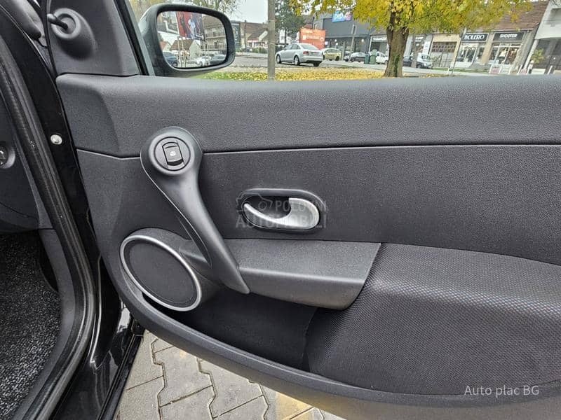 Renault Clio 1.2 16v DYNAMIQUE