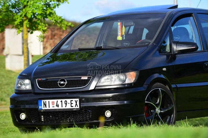 Opel Zafira OPC