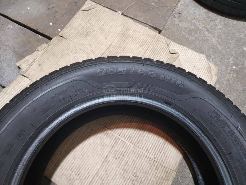Sava 205/60 R16 Zimska