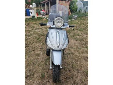 Piaggio Beverly 500