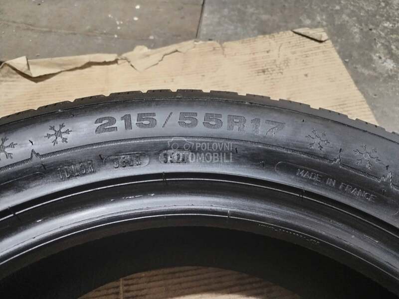 Dunlop 215/55 R17 Zimska