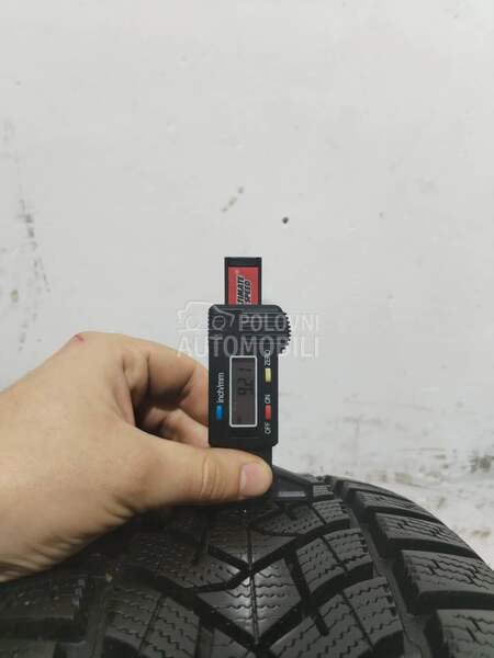 Dunlop 215/55 R17 Zimska