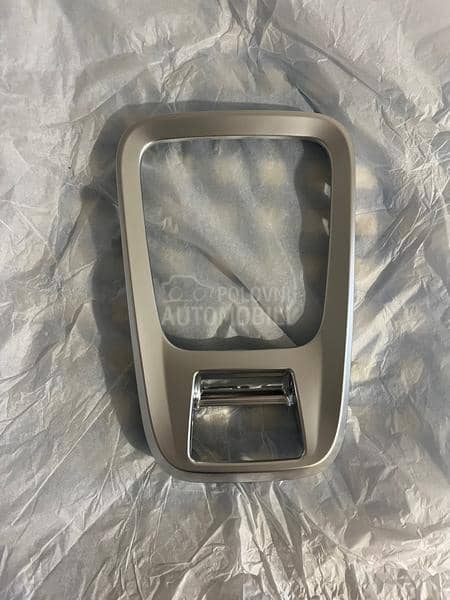 Hrom lajsna oko menjaca