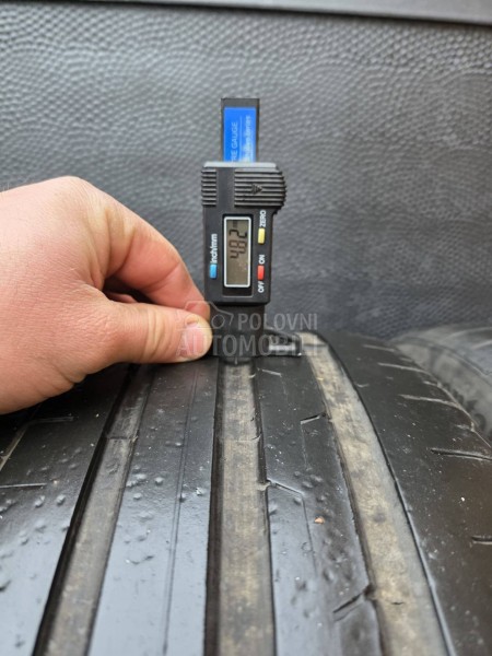 Continental 235/35 R19 Letnja