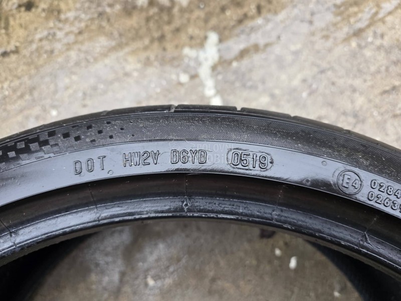 Continental 235/35 R19 Letnja