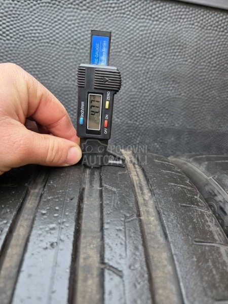 Continental 235/35 R19 Letnja