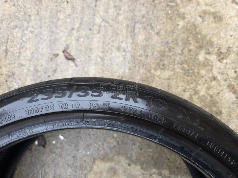 Continental 235/35 R19 Letnja