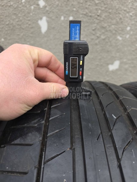Continental 225/40 R19 Letnja