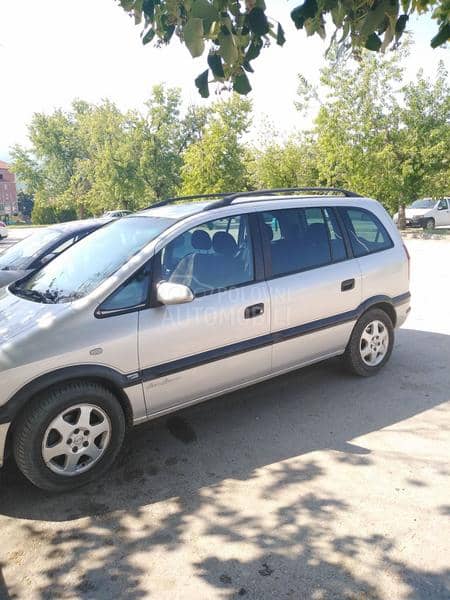 Opel Zafira 