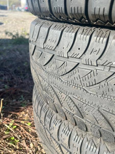 Cooper 215/65 R16 Zimska