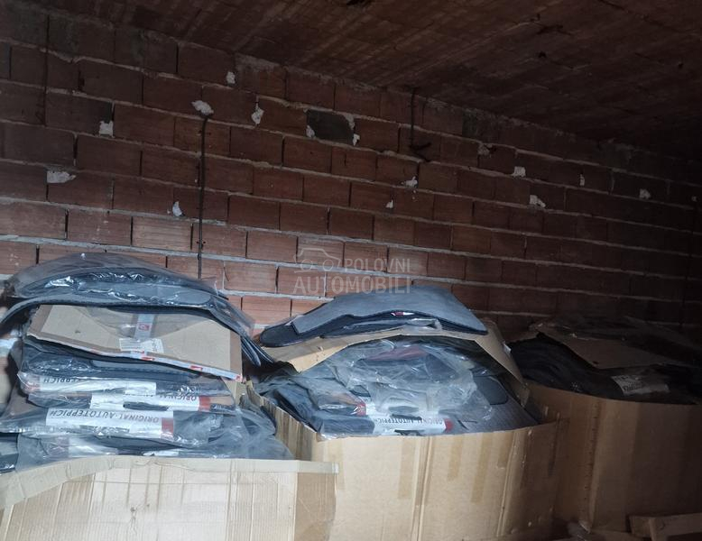 TTIPSKE Tepih patosnice za većinu modela