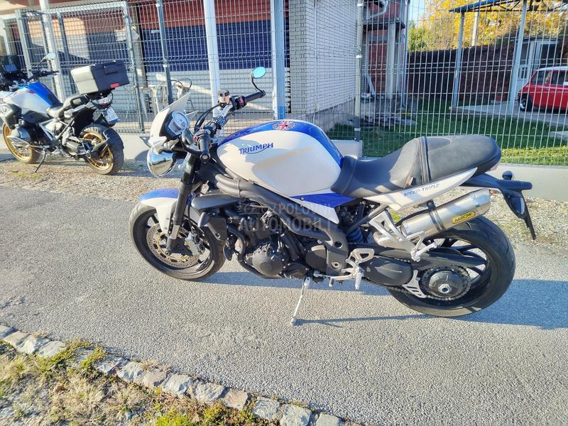 Triumph speed triple