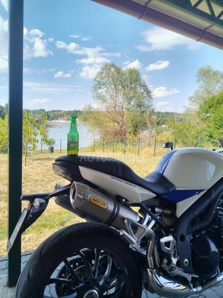 Triumph speed triple