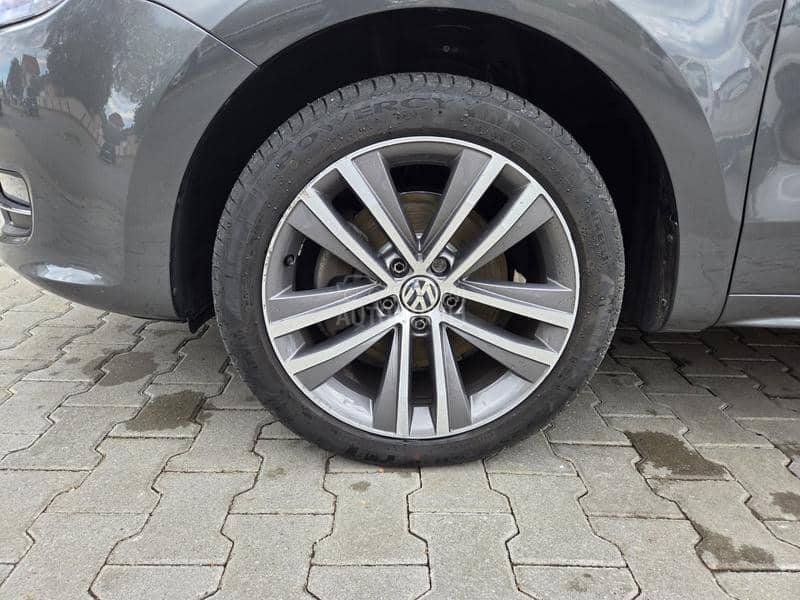 Volkswagen Sharan 2.o tdi dsg 4x4 led