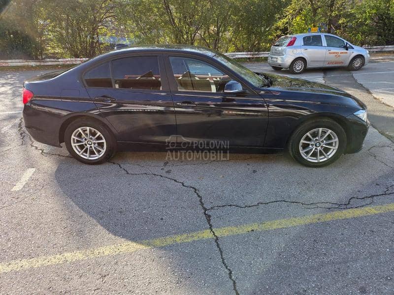 BMW 320 i MATIK NOV NOV