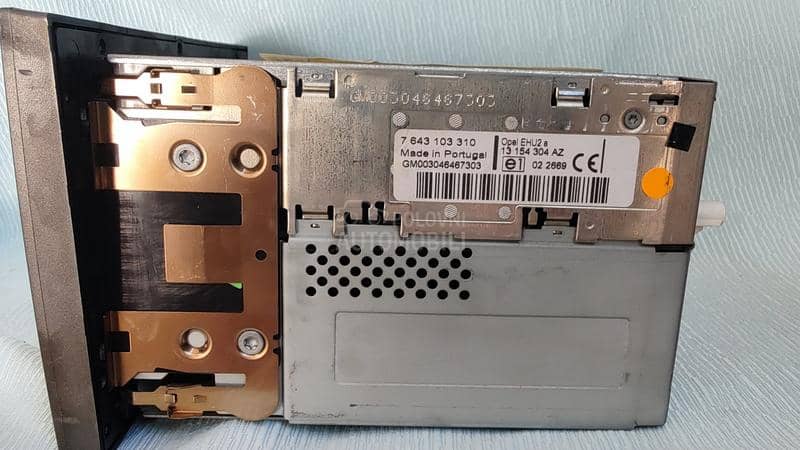 Fabrički radio  Astra H