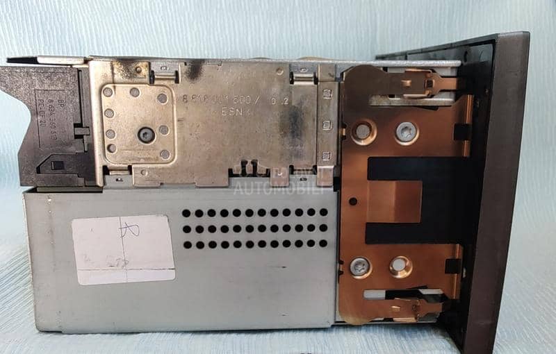 Fabrički radio  Astra H