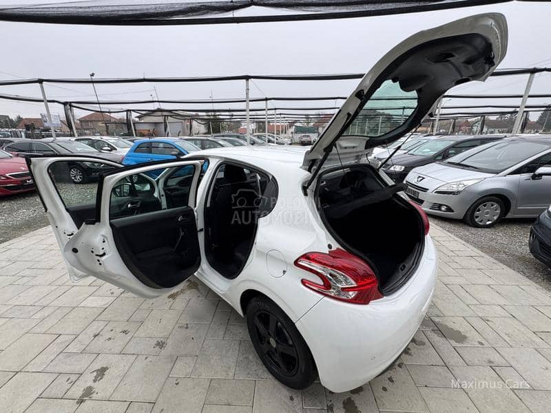 Peugeot 208 1.2b