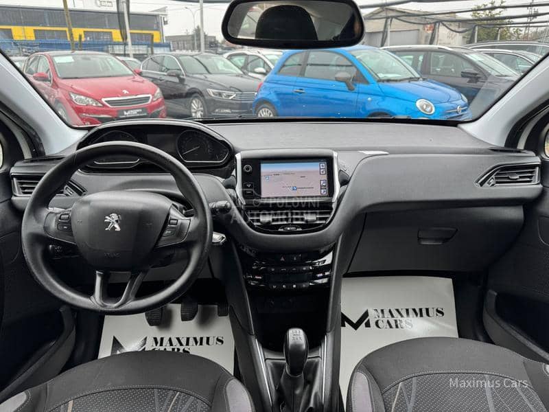 Peugeot 208 1.2b