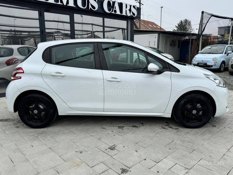 Peugeot 208 1.2b