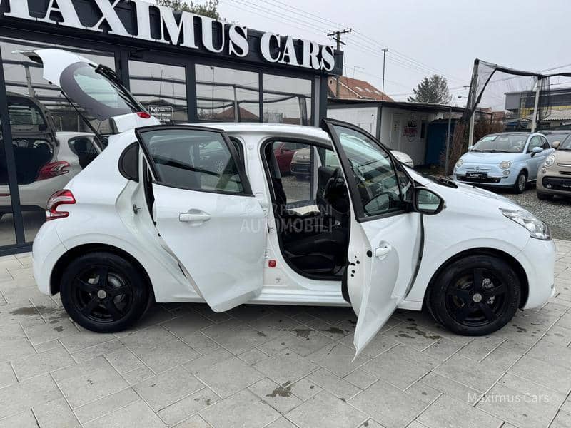Peugeot 208 1.2b