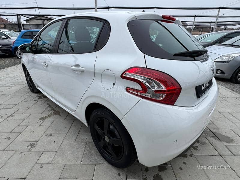 Peugeot 208 1.2b
