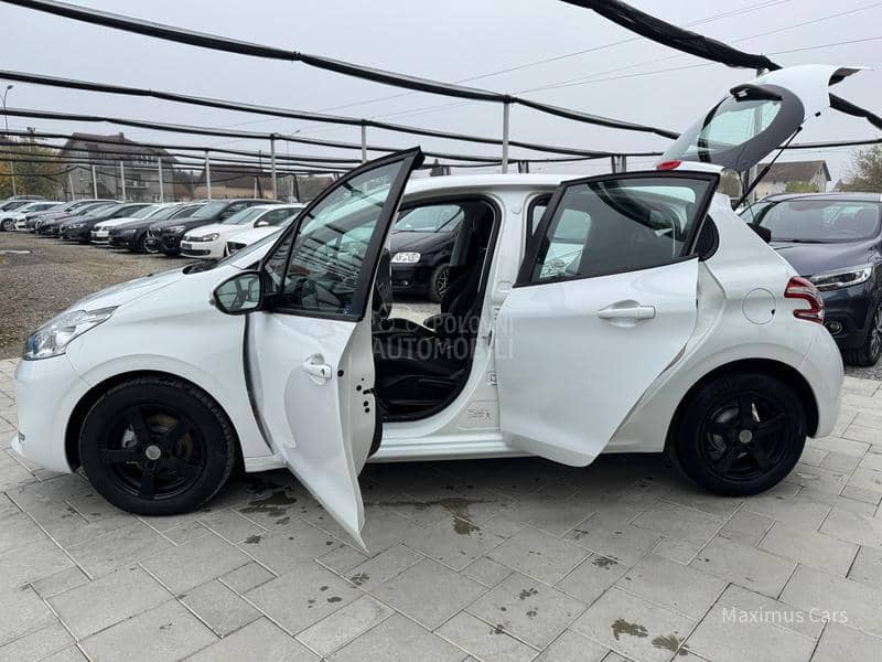 Peugeot 208 1.2b