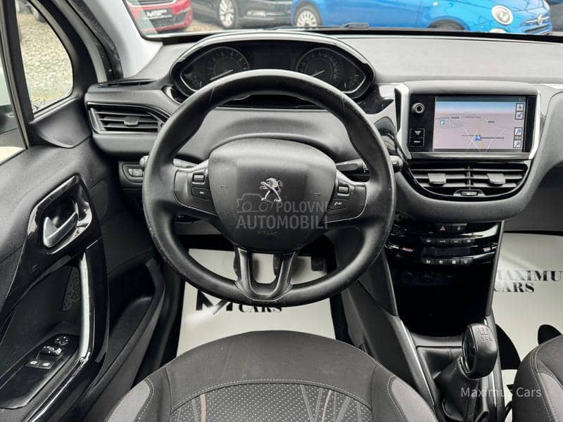 Peugeot 208 1.2b