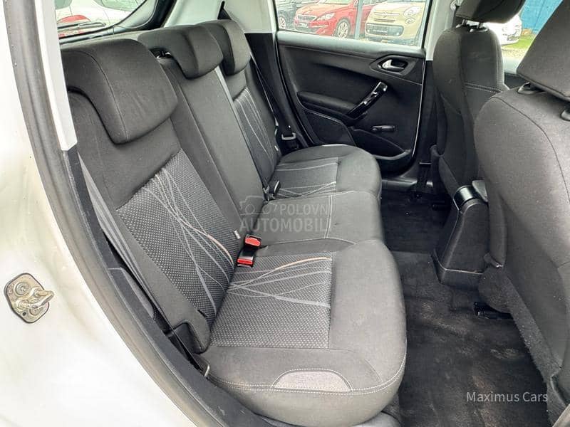 Peugeot 208 1.2b
