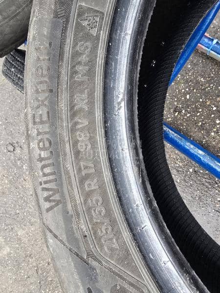 Uniroyal 215/55 R17 Zimska
