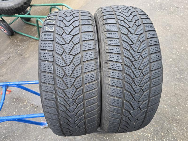 Uniroyal 215/55 R17 Zimska