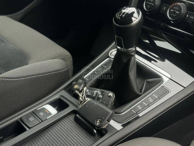 Volkswagen Golf 7 1.6 TDI/HIGHLINE/LED