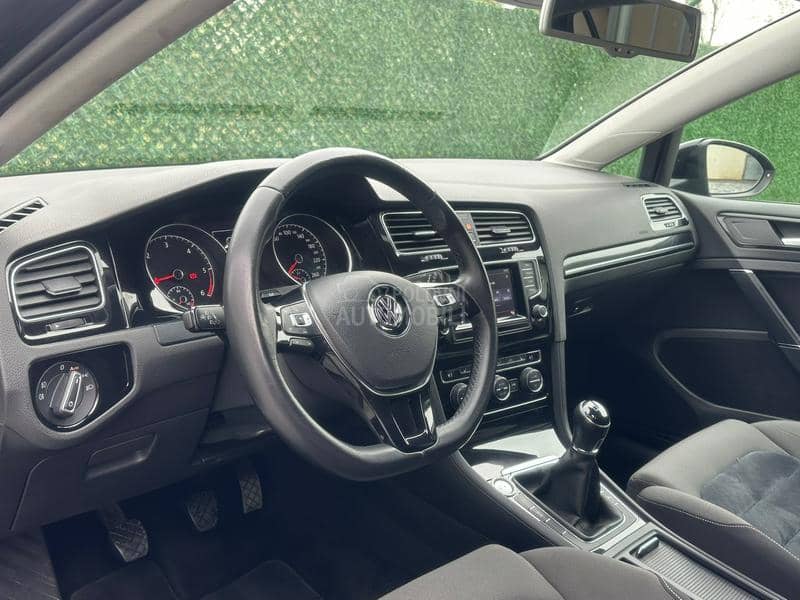 Volkswagen Golf 7 1.6 TDI/HIGHLINE/LED