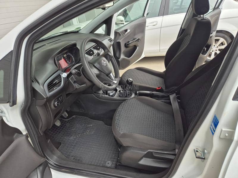 Opel Corsa E 1.2 b