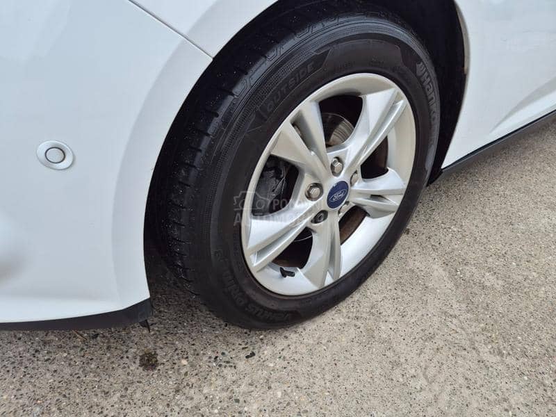Ford Focus 1.6 b