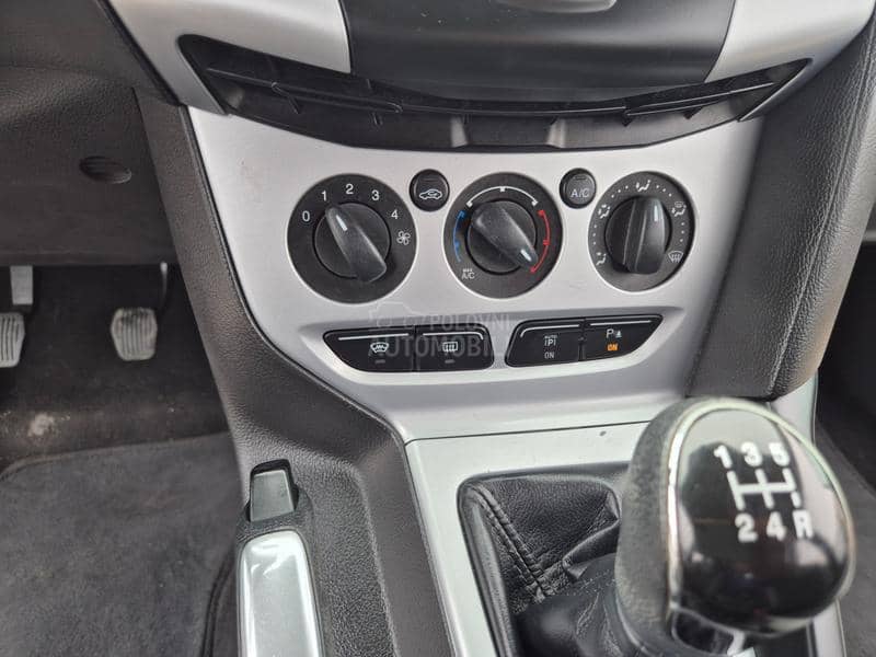 Ford Focus 1.6 b