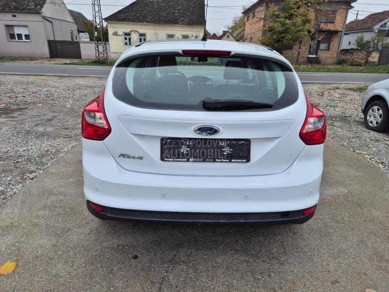 Ford Focus 1.6 b