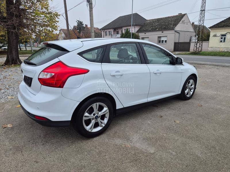 Ford Focus 1.6 b