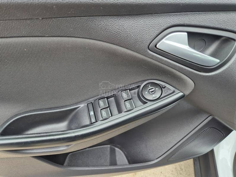 Ford Focus 1.6 b
