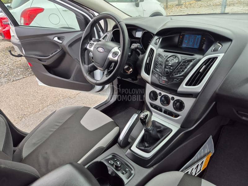 Ford Focus 1.6 b